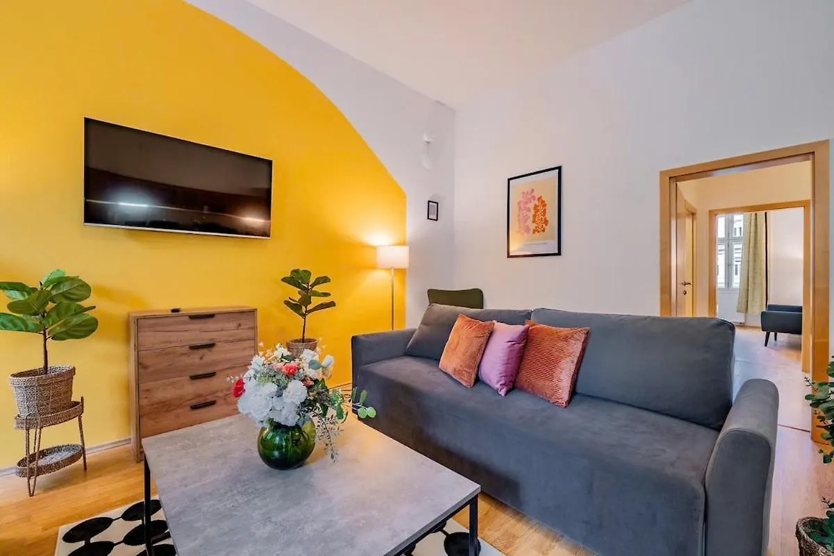Lumi Retreat Prague Apart otel